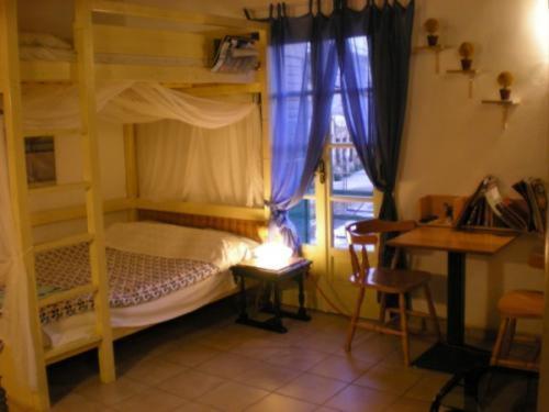 Adonis Guesthouse Batsi Quarto foto