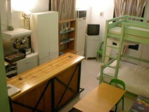 Adonis Guesthouse Batsi Quarto foto